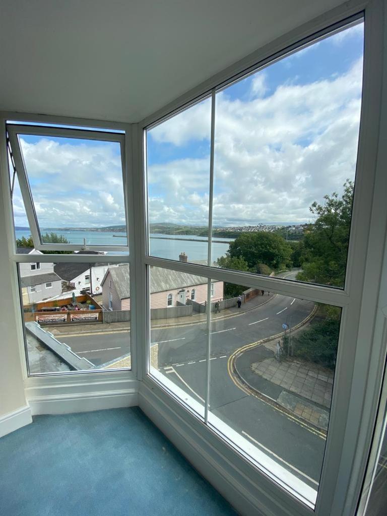 Rose And Crown Hotel & Hope And Anchor Bar Goodwick Esterno foto