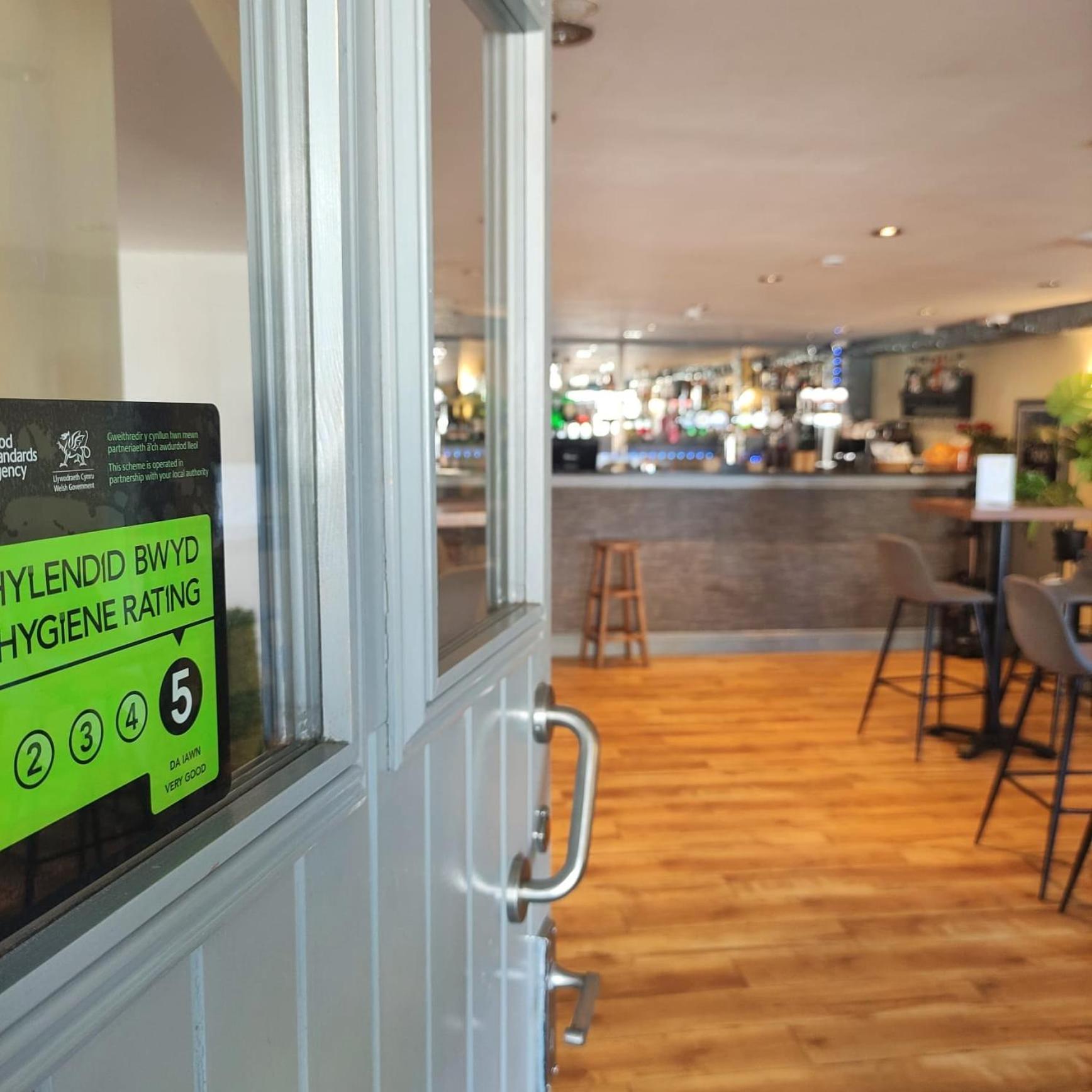 Rose And Crown Hotel & Hope And Anchor Bar Goodwick Esterno foto