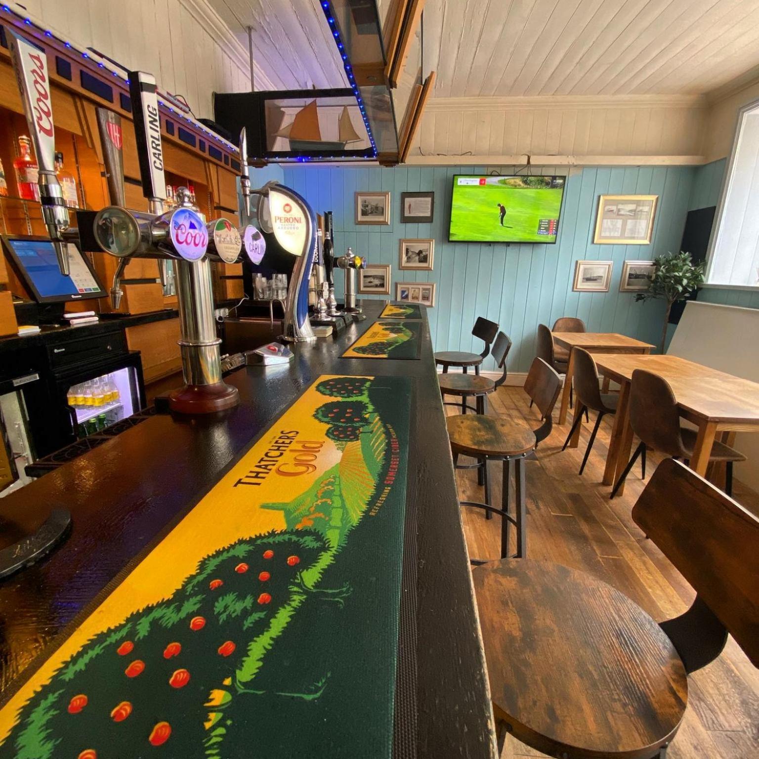 Rose And Crown Hotel & Hope And Anchor Bar Goodwick Esterno foto